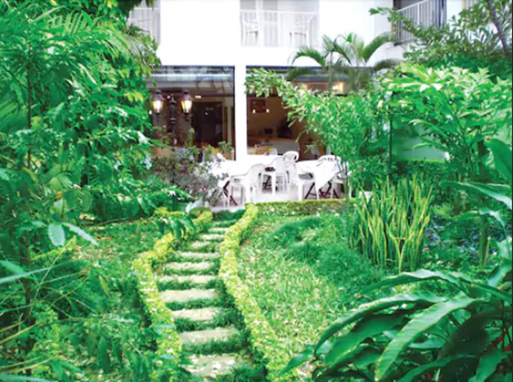Hotel Palmas Del Sol Asunción Esterno foto
